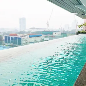  Apartment 5-star + Infinity Pool, 4 Pax, 1 Min To Jaya One